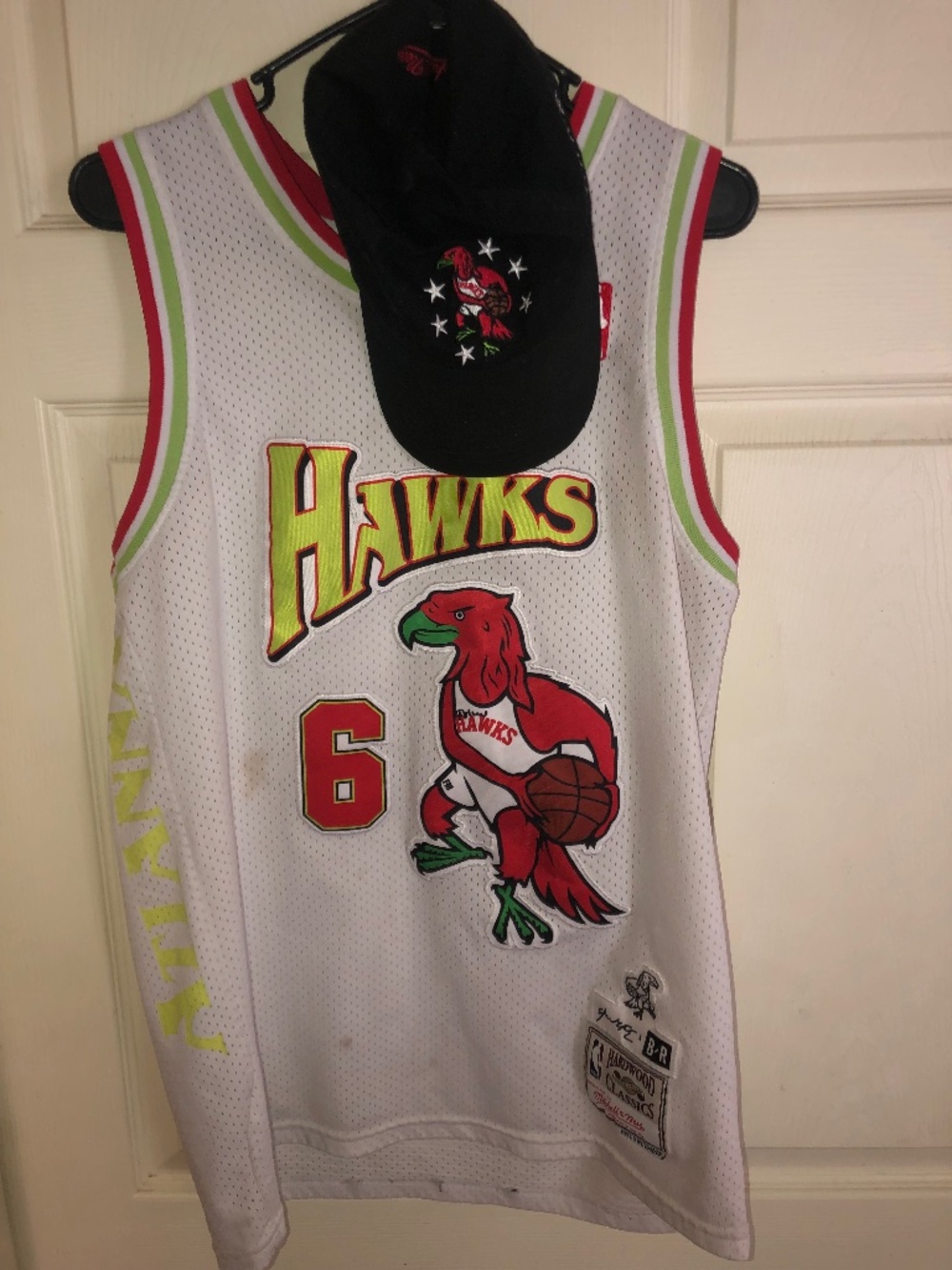 2 Atlanta hawks jersey size m
